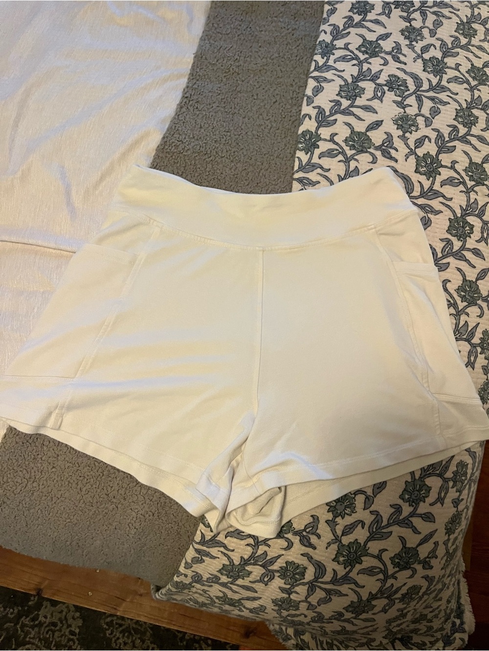 Women’s off white lounge Shorts with Pockets